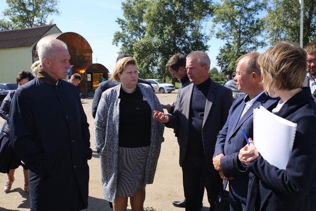 29082019-chepukhin-v-staromajnskom-rajone-s-gubernatorom