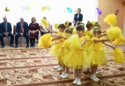 Анатолий Бакаев поздравил женщин с 8 Марта