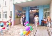 Депутаты поздравляют учеников с Днем знаний, 1 сентября 2022 года 