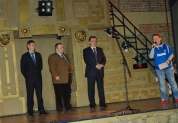 Депутат Олег Степаненко на презентации кубков в развлекательном комплексе 
